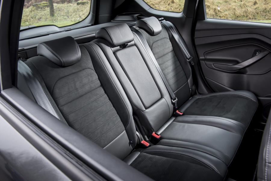 Интерьер Ford Kuga ST-Line 2017 года  (UK) (фото 59 из 63)